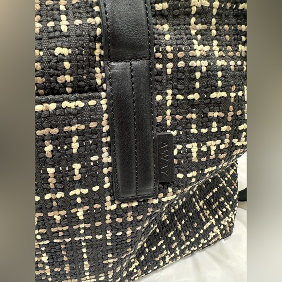 Away Black & White Women Bag Carry On 16 inches - Picture 5 of 14